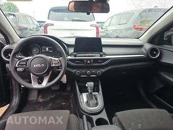 2024 Kia Forte LXS - miniatura 11