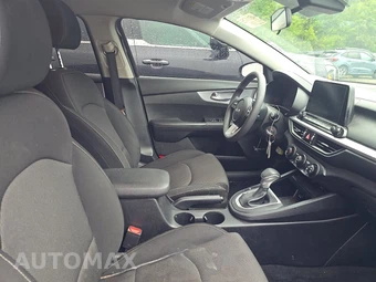 2024 Kia Forte LXS - miniatura 8