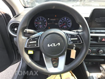 2024 Kia Forte LXS - miniatura 10
