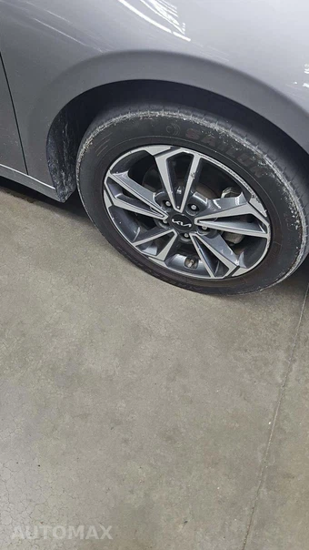 2024 Kia Forte LXS - miniatura 25