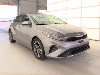 2024 Kia Forte LXS - miniatura 3