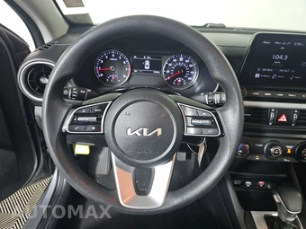 2024 Kia Forte LXS - miniatura 10