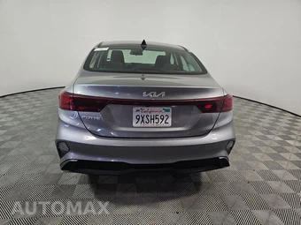 2024 Kia Forte LXS - miniatura 5