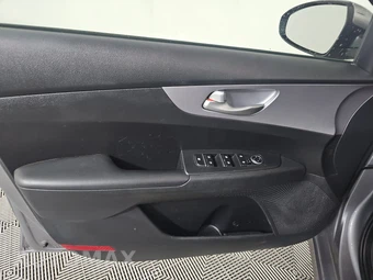 2024 Kia Forte LXS - miniatura 9