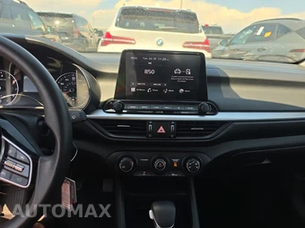 2024 Kia Forte LXS – miniatura 11
