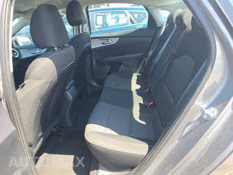 2024 Kia Forte LXS – miniatura 13