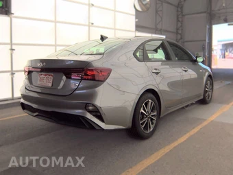 2024 Kia Forte LXS – miniatura 4
