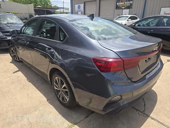 2024 Kia Forte LXS - miniatura 2