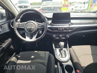 2024 Kia Forte LXS - miniatura 11