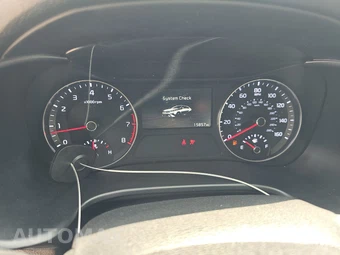 2024 Kia Forte LXS - miniatura 12