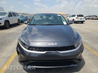 2024 Kia Forte LXS - miniatura 2