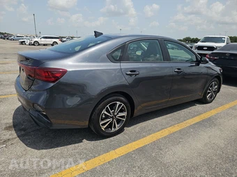 2024 Kia Forte LXS - miniatura 4