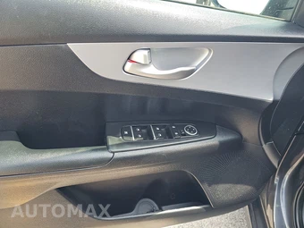 2024 Kia Forte LXS - miniatura 9