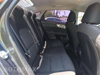 2024 Kia Forte LXS - miniatura 16