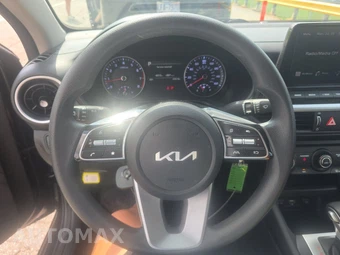2024 Kia Forte LXS - miniatura 10