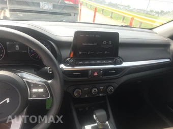 2024 Kia Forte LXS - miniatura 11