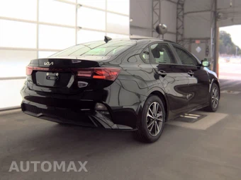 2024 Kia Forte LXS - miniatura 4