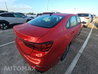 2024 Kia Forte LXS - miniatura 4