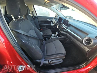2024 Kia Forte LXS - miniatura 8