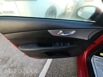 2024 Kia Forte LXS - miniatura 9