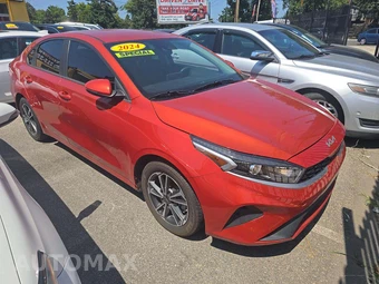 2024 Kia Forte LXS - miniatura 4