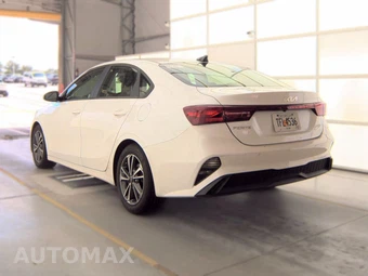 2024 Kia Forte LXS – miniatura 6