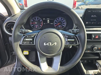 2024 Kia Forte LXS – miniatura 10