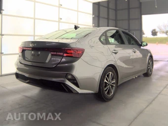 2024 Kia Forte LXS – miniatura 4