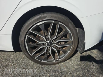 2024 Kia K5 GT - miniatura 11