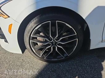 2024 Kia K5 GT - miniatura 8