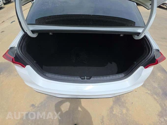 2024 Kia K5 GT-Line – miniatura 11