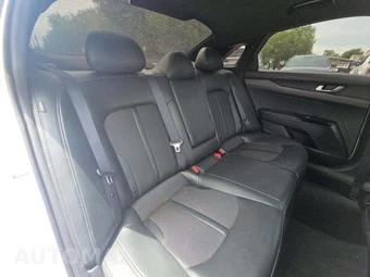 2024 Kia K5 GT-Line – miniatura 13