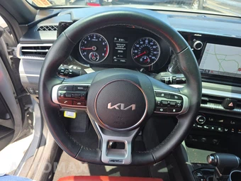 2024 Kia K5 GT-Line - miniatura 10