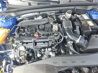 2024 Kia K5 GT-Line - miniatura 15