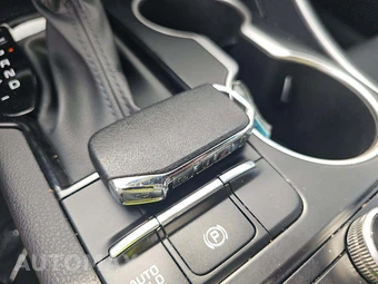 2024 Kia K5 GT-Line - miniatura 5