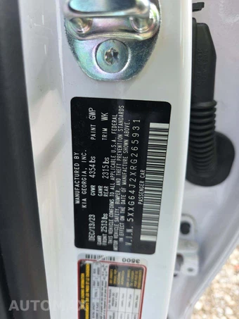 2024 Kia K5 GT-Line - miniatura 2