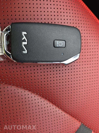 2024 Kia K5 GT-Line - miniatura 5