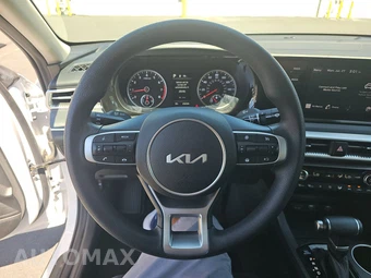 2024 Kia K5 LXS - miniatura 10