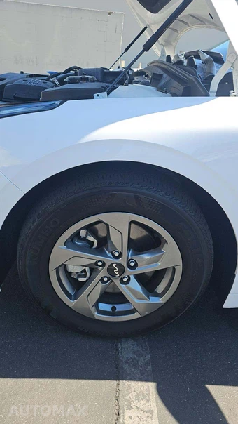 2024 Kia K5 LXS - miniatura 19
