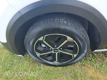2024 Kia Niro EX - miniatura 8
