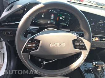 2024 Kia Niro EX Touring - miniatura 10