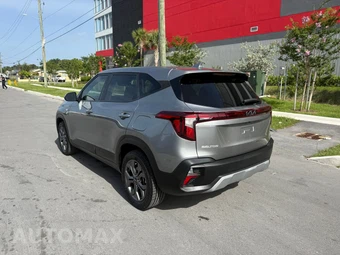2024 Kia Seltos LX - miniatura 3