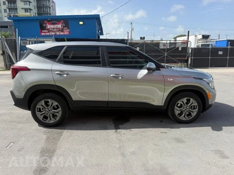 2024 Kia Seltos LX - miniatura 6