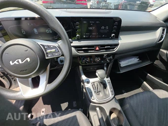 2024 Kia Seltos LX - miniatura 11