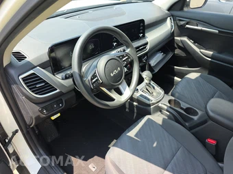 2024 Kia Seltos LX - miniatura 7