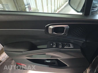 2024 Kia Sorento LX – miniatura 9