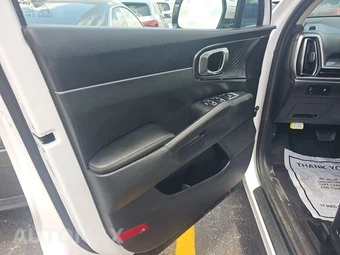2024 Kia Sorento S - miniatura 9