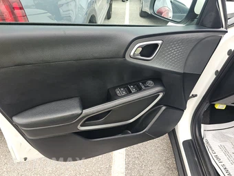 2024 Kia Soul LX - miniatura 9