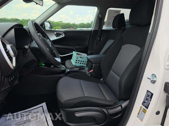 2024 Kia Soul LX - miniatura 6