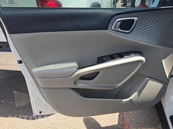 2024 Kia Soul LX - miniatura 9
